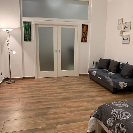 I Gironi Di Dante Apartment Napoli Bagian luar foto