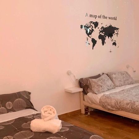I Gironi Di Dante Apartment Napoli Bagian luar foto