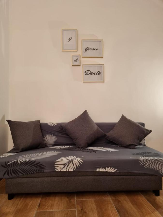 I Gironi Di Dante Apartment Napoli Bagian luar foto