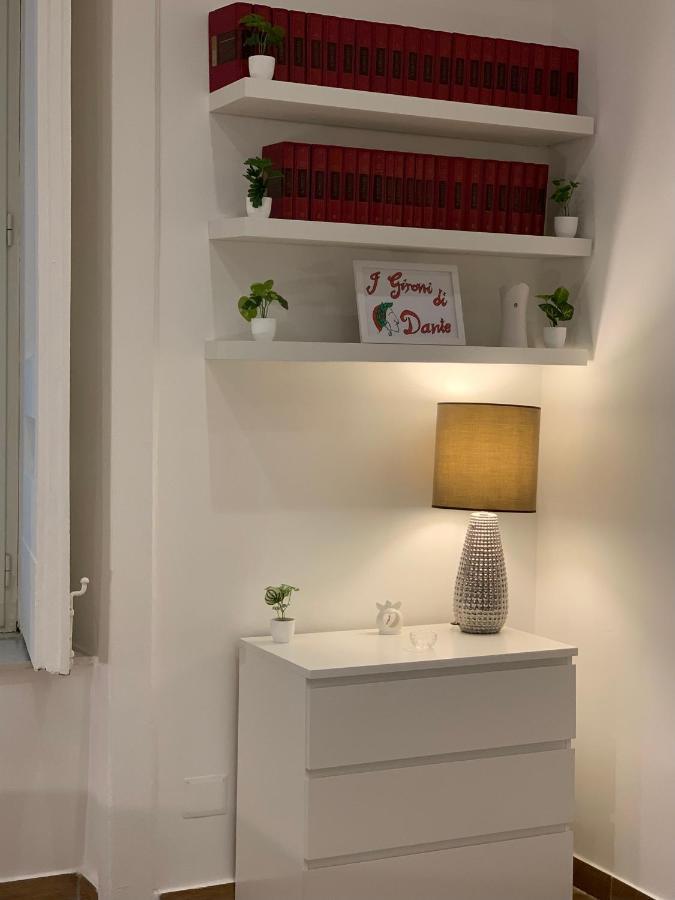 I Gironi Di Dante Apartment Napoli Bagian luar foto