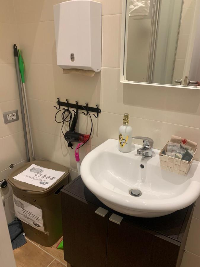 I Gironi Di Dante Apartment Napoli Bagian luar foto